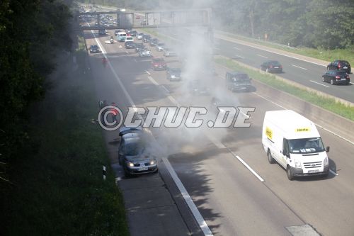 Fahrzeugbrand auf der A5 in Fahrtrichtung Frankfurt