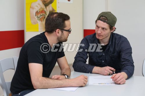 Rote Teufel EC Bad Nauheim pr&auml;sentieren mit Joel Keussen und Di