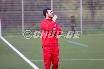 Dural Yilmaz (Trainer T&uuml;rk. SV Bad Nauheim), in der Kreisoberliga Friedberg, T&uuml;rk. SV Bad Nauheim gegen FC Ober-Rosbach - Foto &copy; A. Chuc