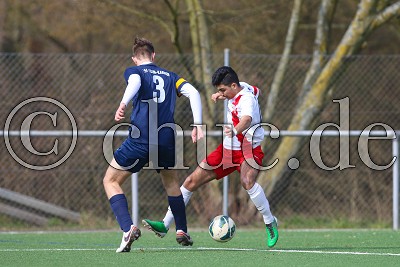 -10- Okan KILIC (TS Ober-Roden) gegen -3- Florian DREYER (KSV Klein-Karben), in der B-Junioren Verbandsliga Gruppe S&uuml;d - KSV Klein-Karben gegen TS Ober-Roden - Foto A. Chuc