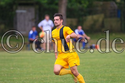 -9- Robert LANG (Spielertrainer SV Hoch-Weisel), in der Kreisliga A Friedberg - 1. FC Rendel gegen SV Hoch-Weisel