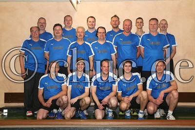 Hinten v.l.n.r.: Friedel Wolf, Christian Wendt, Tobias Wolf, Christian J&ouml;ckel, Benjamin Saul, Stefan PfeifferMitte v.l.n.r.: Peter Baumann, Holger Preu&szlig;, Michael Meyer, Andreas Rudolph, Martin Reitz, Peter HeinischVorne v.l.n.r.: Harald L&ouml;ffler, Jan Hofmann, Mario Klein, Daniel Duchow, Markus Kastl, Kegeln 2. Bundesliga Nord bzw. Gruppenliga - SG Friedberg/Dorheim