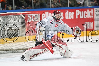 -33- Jan Guryca (Torwart Rote Teufel Bad Nauheim) beim Warmup, in der DEL II - Frankfurt L&ouml;wen gegen Rote Teufel EC Bad Nauheim - Foto &copy; A. Chuc
