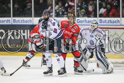 -50- Mathias M&uuml;ller (EC Kassel Huskies) gegen -10- Andreas Pauli (Rote Teufel Bad Nauheim) vor -35- Markus Keller (Torwart EC Kassel Huskies), in der DEL II - Rote Teufel EC Bad Nauheim gegen EC Kassel Huskies