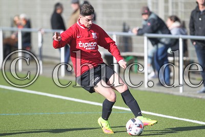-6- Erdinc USTA (T&uuml;rk. SV Bad Nauheim), in der Gruppenliga Frankfurt West - T&uuml;rk. SV Bad Nauheim gegen Spvgg. 02 Griesheim