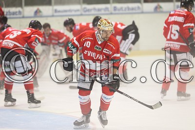 -10- Andreas Pauli (Rote Teufel EC Bad Nauheim) mit goldenem Helm, DEL 2 - Rote Teufel EC Bad Nauheim gegen Bietigheim Steelers, Bad Nauheim, Colonel-Knight-Stadion, 22.09.17
