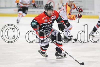 -38- Dusan Frosch (Rote Teufel EC Bad Nauheim), DEL2 Playoff-Viertelfinale - Spiel 4 - Rote Teufel EC Bad Nauheim gegen ESV Kaufbeuren, Bad Nauheim, Colonel-Knight-Stadion, 20.03.18