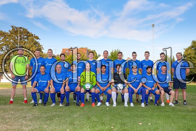 Mannschaftsfoto FSV Dorheim, oben v.l.n.r.: Frank Lack, Jan Wagner, Marvin Schutt, Maikel Fuhrmann, Christopher M&uuml;ller, Cornelius Bernhardt, Bj&ouml;rn Lang, Pascal Meier, Fabrizio Rosini, Benedikt M&uuml;ller, Leon Wolf, Tobias Giese;unten v.l.r.: Tim Schlosser, J&uuml;rgen Regner, Marvin Jochem, Vulkan Kerim, Patrick Sogelio, Kevin Hartmann, Tom Ehrlicher, Ersin Dere, Andreas Fuhrmann;Es fehlen: Yannick S&ouml;th, Kahtabb Al Khlef, Mohamed Al Jafi, Max D&ouml;pfner, Amel Zahitovic, Robin W&ouml;nicker, Philipp Korzend&ouml;rfer, Kubilay Kabakci, Mahmud Qoraishi, &Ouml;mer Karaca, Kilian Fuhrmann, Diego L&uuml;bbe, Ronny Platz;Teamfoto FSV Dorheim