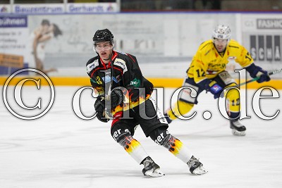 -52- Johannes Hu&szlig; (EC Bad Nauheim), in der DEL 2 - EC Bad Nauheim gegen Lausitzer F&uuml;chse, Bad Nauheim, Colonel-Knight-Stadion, 28.09.18