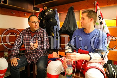 Frank Carnevale (Coach Team OL-Meister 13) und -75- Brad Miller (Team OL-Meister 13), im Abschiedsspiel von Harry Lange - Team Harry & Friends gegen Team Oberliga-Meister, Bad Nauheim, Colonel-Knight-Stadion, 10.11.18