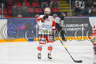 -2- Carl Hudson (Eispiraten Crimmitschau), in der DEL 2 - EC Bad Nauheim gegen Eispiraten Crimmitschau, Bad Nauheim, Colonel-Knight-Stadion, 09.12.18