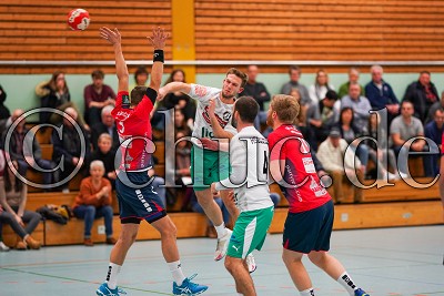 -7- Luca Weimer (HSG Dutenhofen/M&uuml;nchholzhausen) gegen -5- Sebsatian Dietz (HSG M&ouml;rlen), Bezirksoberliga - HSG M&ouml;rlen gegen HSG Dutenhofen/M&uuml;nchholzhausen III, Bad Nauheim - OT Nieder-M&ouml;rlen, Frauenwaldhalle, 21.12.19