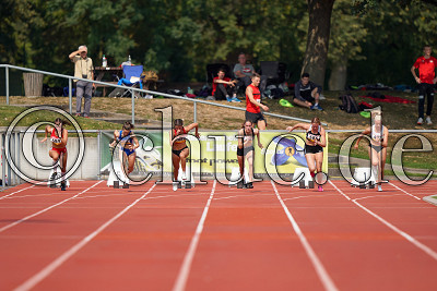 -589- Marie Biskup (TSG Wehrheim), -602- Stephanie Marie Kleiber (TV Wetzlar), -482- Lena Schr&ouml;der (LAZ Gie&szlig;en), -467- Antonia Schrimpf (LG Fulda e.V.), -586- M&uuml;nchenbach Susan (TSV Amicitia Viernheim 1906/09), 100m Zwischenlauf der Frauen, Leichtathletik - Hessische Meisterschaften, Friedberg (Hessen), Sportplatz am Burgfeld, 12.09.20
