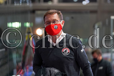 Hannu J&auml;rvenp&auml;&auml; (Trainer EC Bad Nauheim), im Testspiel zur DEL 2 - EC Bad Nauheim gegen ETC Eispiraten Crimmitschau, Bad Nauheim, Colonel-Knight-Stadion, 27.09.20
