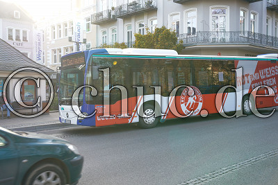 Der EC Bad Nauheim und die Stadt Bad Nauheim pr&auml;sentieren den neuen Bus der ab sofort im &Ouml;PNV eingesetzt wird, EC Bad Nauheim - Stadtbus, Bad Nauheim, Colonel-Knight-Stadion, 09.11.20