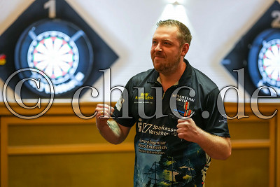 Sebastian R&ouml;th (Pirates of Darts Gie&szlig;en) jubelt, Darts Steel Hessenliga - DC Wetterau Beienheim gegen Pirates of Darts Gie&szlig;en, Reichelsheim - OT Beienheim, Zum Raabennest, 10.02.22
