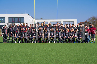 Teamfoto Wetterau Bulls 2022;stehend von links nach rechts:Mike Myers, Jakob Hennigs, Marco Fritzsche, Daniel Schmidt, Clemens Brack, Jermaine Frenzel, Aaron Klein,Oliver R