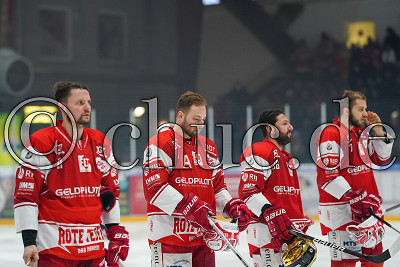-61- Jordan Hickmott (EC Bad Nauheim), -9- Huba Sekesi (-A- EC Bad Nauheim), -36- Jerry Pollastrone (EC Bad Nauheim) und -77- Mick K&ouml;hler (EC Bad Nauheim) sind die erste Reihe, DEL 2 - Playoffs Halbfinale - Spiel 2 - EC Bad Nauheim gegen Ravensburg Towerstars, Colonel-Knight-Stadion, 27.03.22