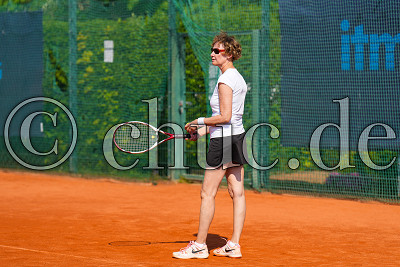 Ursula Hintz (TC Dorheim), Tennis Damen 50 Verbandsliga - Ober-M&ouml;rler TC gegen TC Dorheim, Ober-M&ouml;rlen, Ober-M&ouml;rler Tennisclub, 07.05.22