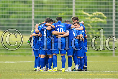Neu-Anspach schw&ouml;rt sich ein, Gruppenliga Frankfurt West - T&uuml;rk. SV Bad Nauheim gegen FC Neu-Anspach, Bad Nauheim - OT R&ouml;dgen, Sportplatz R&ouml;dgen, 26.05.22