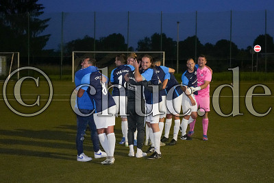 Die TSG Ober-W&ouml;llstadt feiert den Meistertitel in der Kreisoberliga und den Aufstieg in die Gruppenliga, Kreisoberliga Friedberg - TSG Ober-W&ouml;llstadt gegen VfB Friedberg, Ober-W&ouml;llstadt, Sportplatz Ober-W&ouml;llstadt, 01.06.22