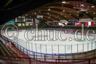Blick auf die frische Eisfl&auml;che, Trainingsstart im CKS - EC Bad Nauheim 2022/23 - DEL 2, Bad Nauheim, Colonel-Knight-Stadion, 07.09.22