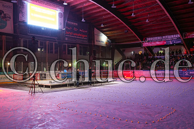 Impressionen vom Weihnachtssingen im Colonel-Knight-Stadion 2022, Bad Nauheim, Colonel-Knight-Stadion, 17.12.22