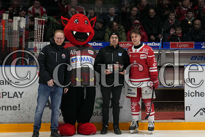 -25- Fabian Herrmann (EC Bad Nauheim) ist U21-Spieler des Jahres, DEL 2 - Playoffs Viertelfinale - Spiel 2 - EC Bad Nauheim gegen ESV Kaufbeuren, Bad Nauheim, Colonel-Knight-Stadion, 17.03.23