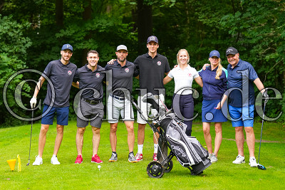 Gruppe 8 mit u.a. Julian Lautenschlager, Taylor Vause, Kevin Schmidt und Alina Berg, Golfturnier EC Bad Nauheim 2023/24 - DEL 2, Bad Nauheim, Golf Club Bad Nauheim e.V., 12.08.23