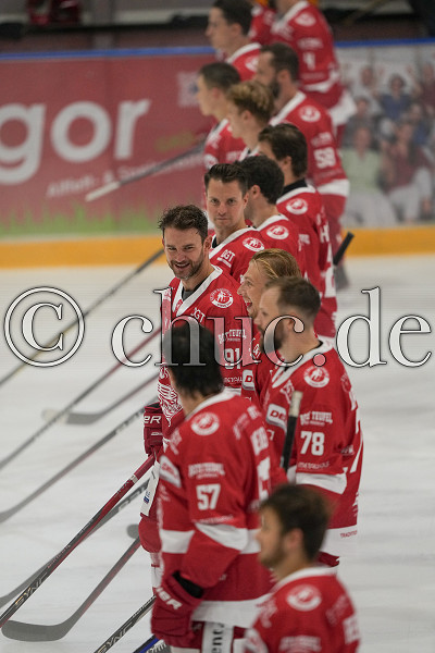 -91- Marc El-Sayed (-C- EC Bad Nauheim) in der Mitte, DEL 2 - EC Bad Nauheim gegen Lausitzer F&uuml;chse, Bad Nauheim, Colonel-Knight-Stadion, 03.10.23