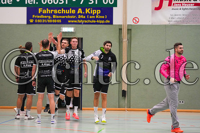 Friedberg betritt die Halle, Bezirksoberliga Gie&szlig;en - TG Friedberg gegen HSG Wettenberg II, Friedberg, Halle am Seebach, 14.10.23