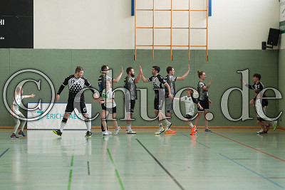 Friedberg betritt die Halle, Bezirksoberliga Gie&szlig;en - TG Friedberg gegen HSG Kirchhain/Neustadt, Friedberg, Sporthalle am Seeberg, 27.04.24