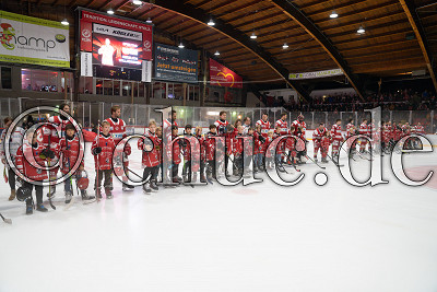 Schweigeminute f&uuml;r Dominique Becker, DEL 2 - EC Bad Nauheim gegen Selber W&ouml;lfe, Bad Nauheim, Colonel-Knight-Stadion, 02.10.24
