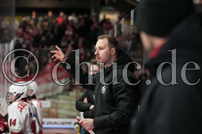 Peter Flache (Trainer Eisb&auml;ren Regensburg), DEL 2 - EC Bad Nauheim gegen Eisb&auml;ren Regensburg, Bad Nauheim, Colonel-Knight-Stadion, 02.02.25