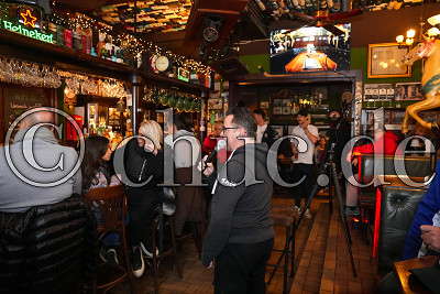 Christian Berger er&ouml;ffnet, Fantalk EC Bad Nauheim in Willy's Pub, Bad Nauheim, Willy's Pub, 09.11.25
