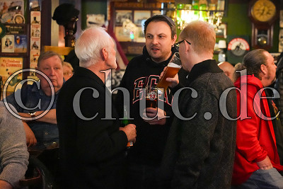 Ralf P&ouml;pel mit Christopher Fiori (Gesch&auml;ftsf&uuml;hrer EC Bad Nauheim) und Andreas Ortwein (Gesch&auml;ftsf&uuml;hrer EC Bad Nauheim), Fantalk EC Bad Nauheim in Willy's Pub, Bad Nauheim, Willy's Pub, 03.03.26