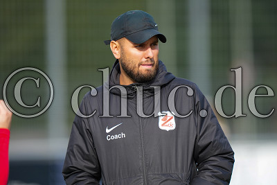 Jonas M&Uuml;LLER (Trainer SV Nieder-W&ouml;llstadt), Kreisoberliga Friedberg - SV Nieder-W&ouml;llstadt gegen FC Karben II, Nieder-W&ouml;llstadt, Sportplatz Nieder-W&ouml;llstadt, 11.10.26